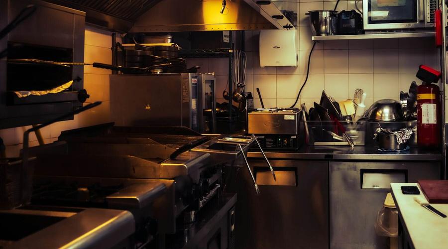 Cuisine professionnelle vide avant le service